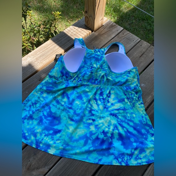 Torrid active blue and green tie dye swimsuit top - Picture 9 of 11